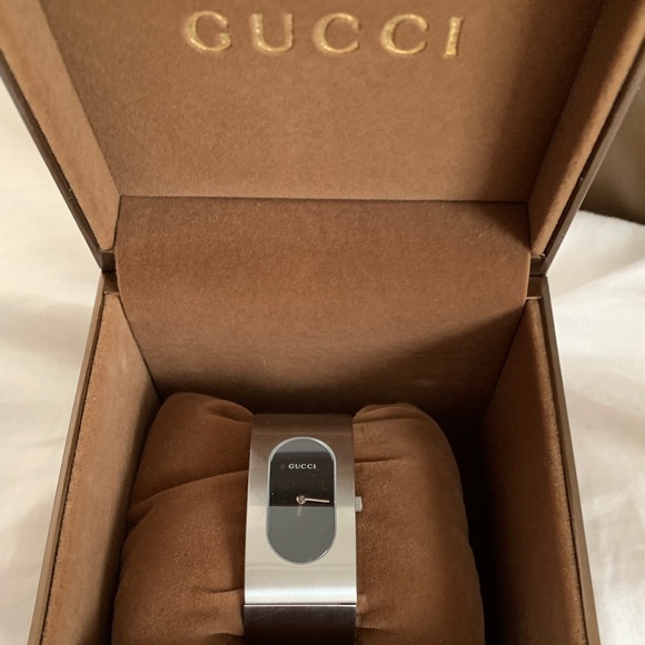 GUCCI bangle bracelet watch - Picture 1 of 2